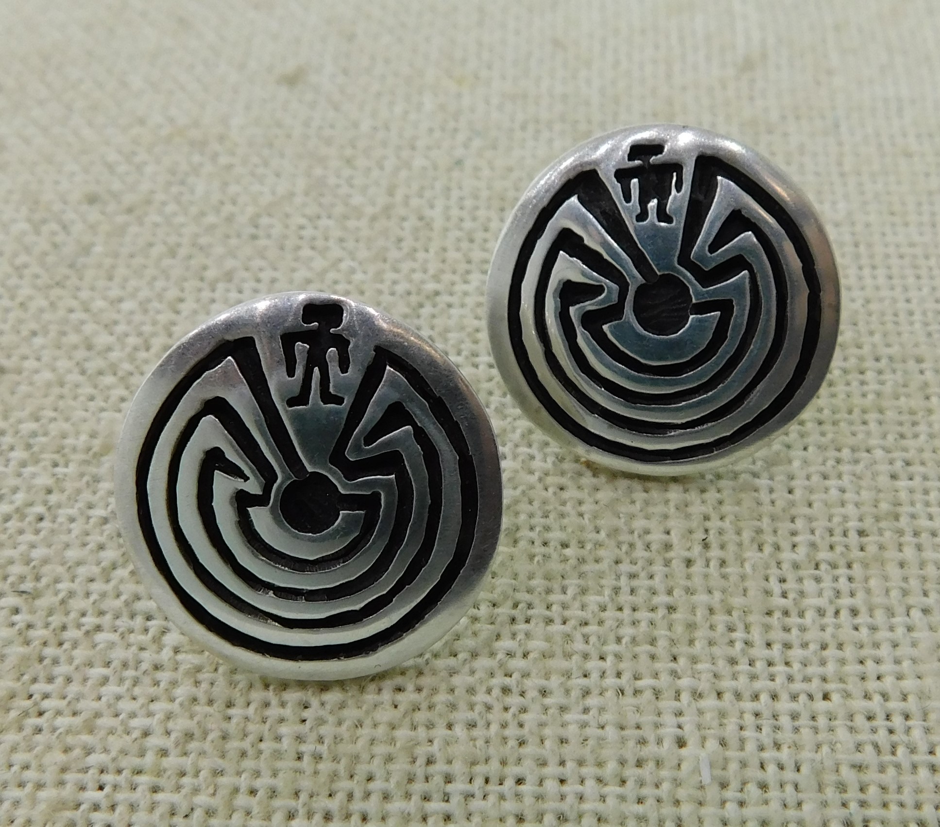 インディアンジュエリー ナバホ Man in the Maze pendant 堅実な究極の