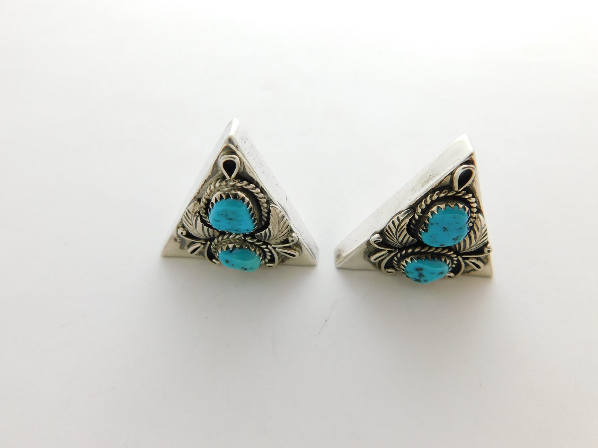 RAYMOND BENNETT Navajo Sterling Silver and Sleeping Beauty Turquoise Shirt Collar Tips