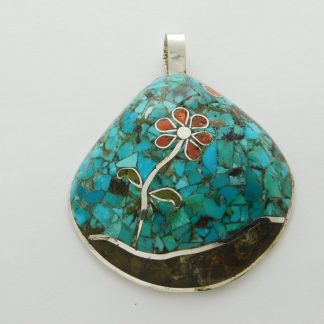 MARY CORIZ AGUILAR Santo Domingo Flower and Stem Inlay Shell Pendant