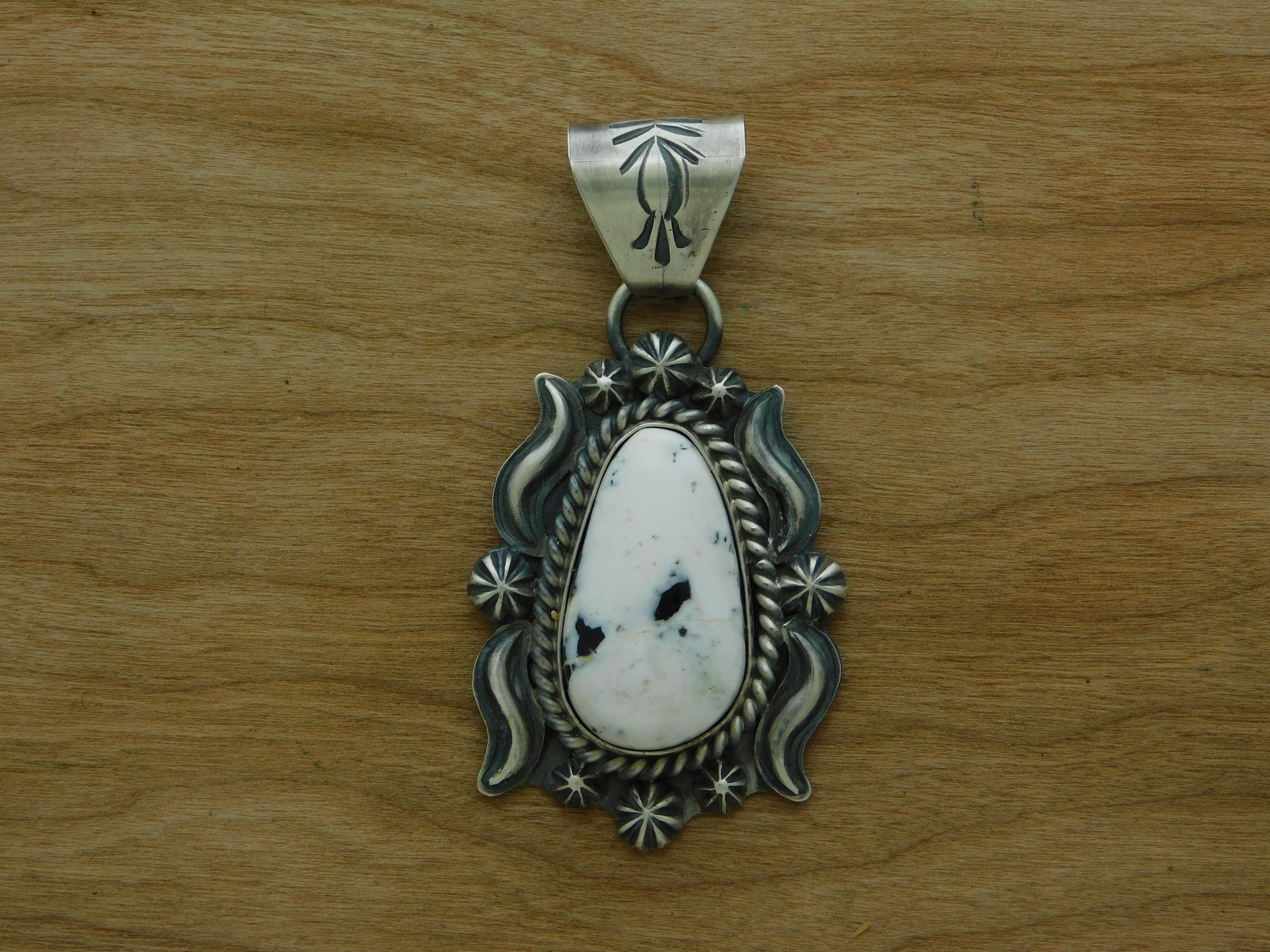 RRay Delgarito Navajo Pendant