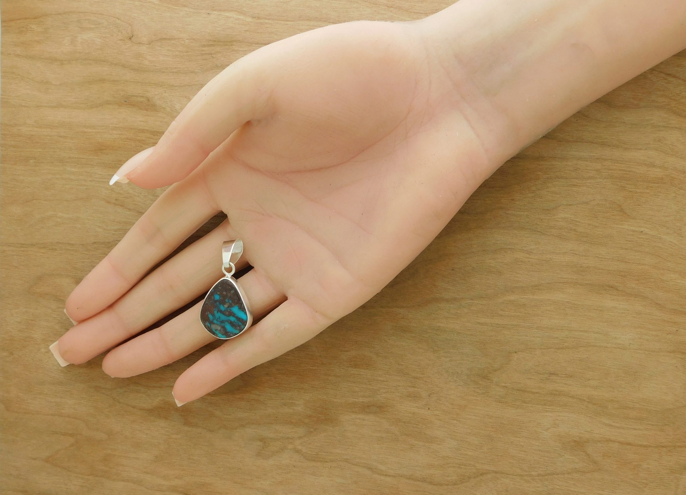 Bisbee Turquoise Waves in Hand