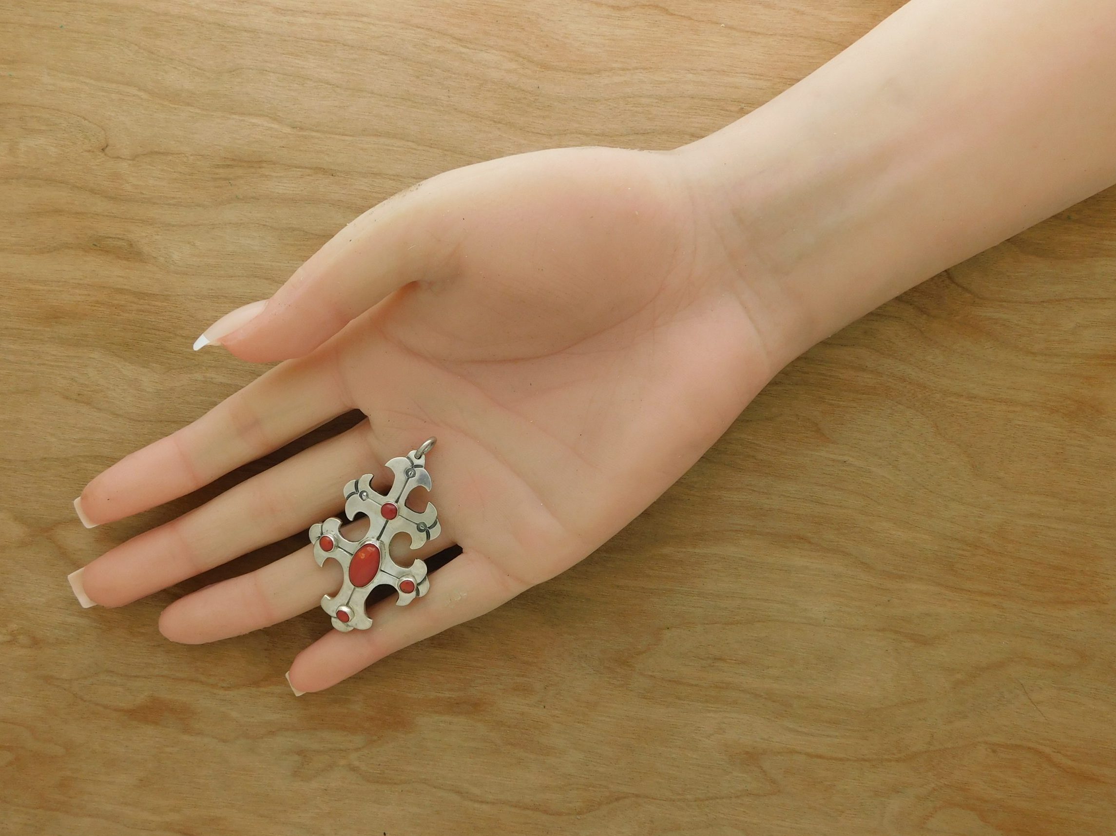 Iseleta Cross in Hand